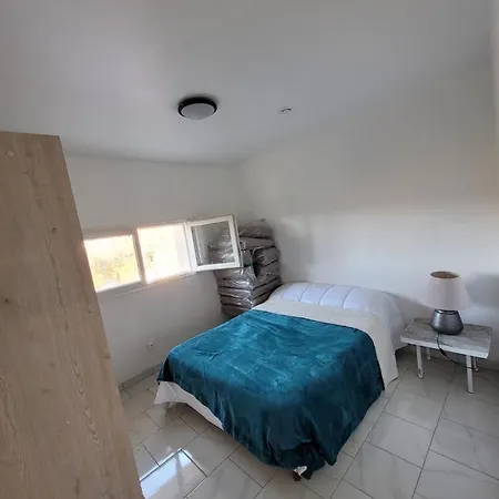 Guest house Maisonnette Avec Jardin Piscine Non Accessible Marseille